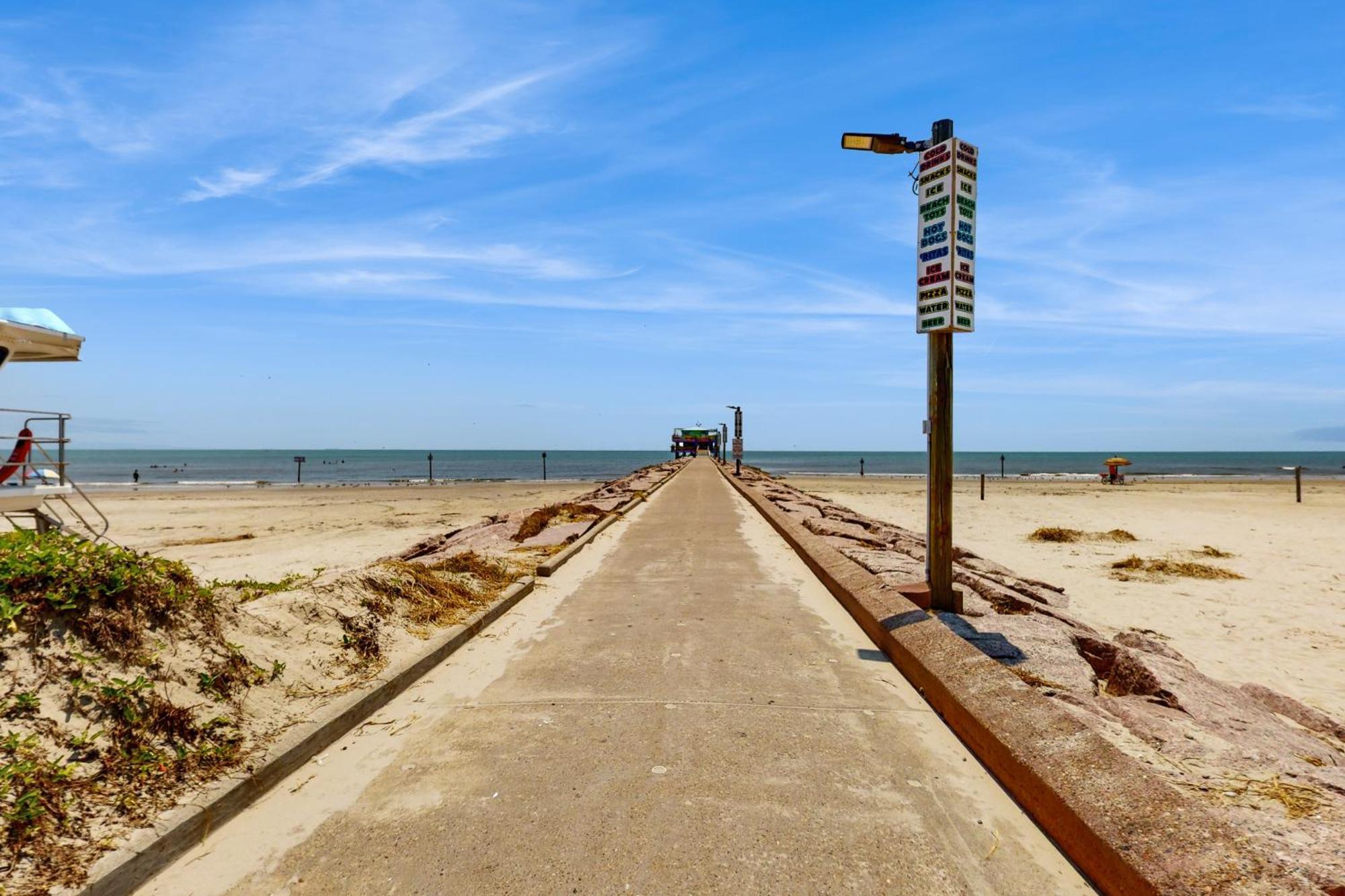 Walk To The Beach Apartment Galveston Exterior photo